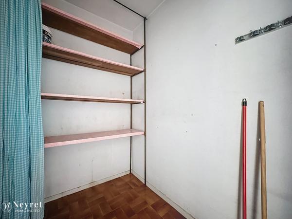 Appartement T3 Bron dernier étage avec balcon et garage