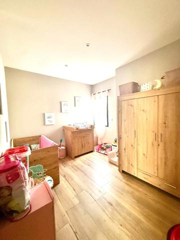 Maison à vendre 7 pièces 193 m² - PERDREAUVILLE (78) - Piscine - garage - plain pied