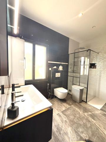 Maison à vendre 7 pièces 193 m² - PERDREAUVILLE (78) - Piscine - garage - plain pied