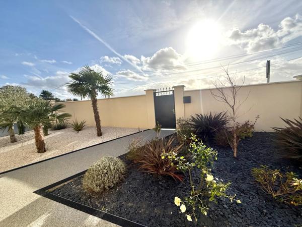 Maison à vendre 7 pièces 193 m² - PERDREAUVILLE (78) - Piscine - garage - plain pied