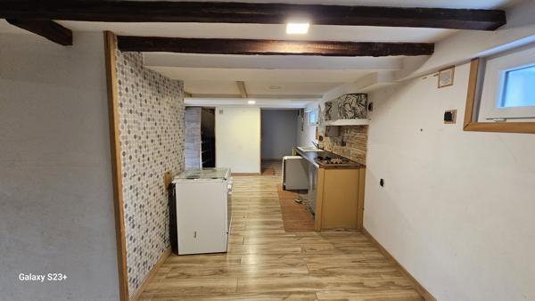 Maison sur sous-sol semi enterré NIORT quartier Rte d'Aiffres