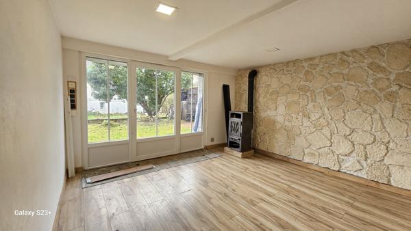 Maison sur sous-sol semi enterré NIORT quartier Rte d'Aiffres