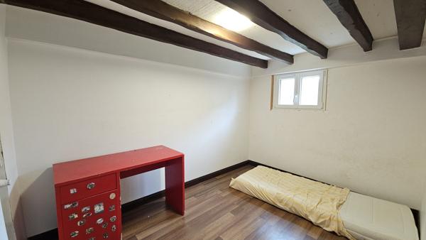 Maison sur sous-sol semi enterré NIORT quartier Rte d'Aiffres