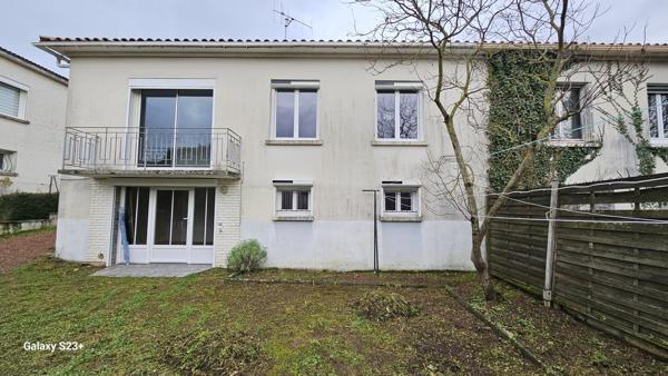 Maison sur sous-sol semi enterré NIORT quartier Rte d'Aiffres