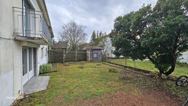 Maison sur sous-sol semi enterré NIORT quartier Rte d'Aiffres