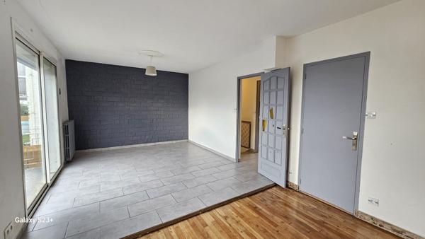 Maison sur sous-sol semi enterré NIORT quartier Rte d'Aiffres