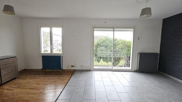 Maison sur sous-sol semi enterré NIORT quartier Rte d'Aiffres