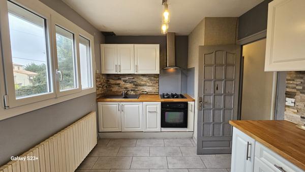 Maison sur sous-sol semi enterré NIORT quartier Rte d'Aiffres