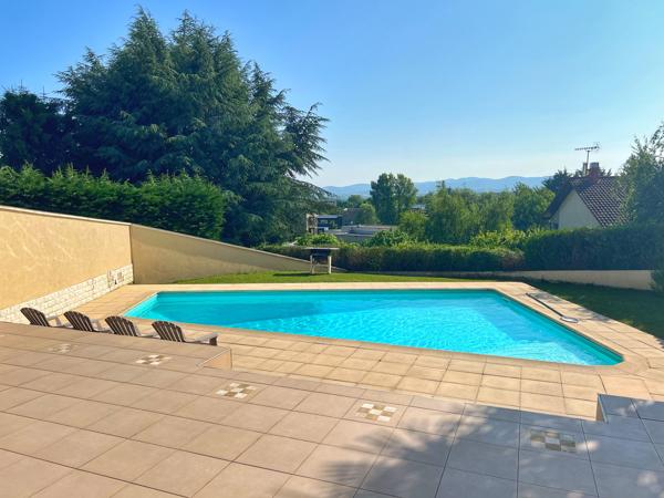 MAGNIFIQUE MAISON AVEC PISCINE