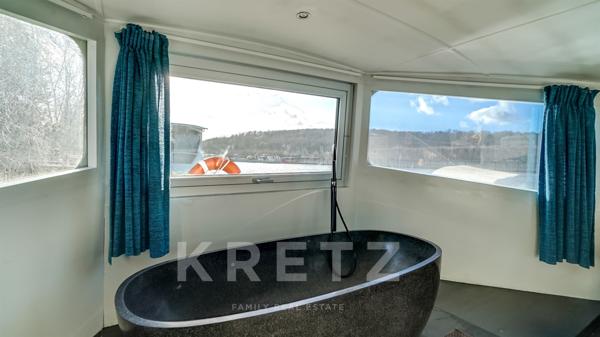 Péniche face au Parc de Saint Cloud