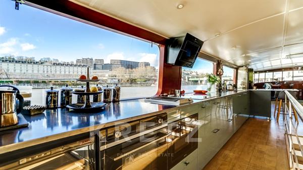 Péniche face au Parc de Saint Cloud