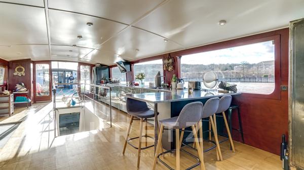 Péniche face au Parc de Saint Cloud