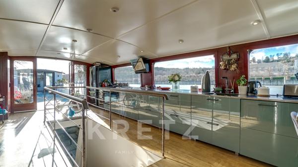 Péniche face au Parc de Saint Cloud