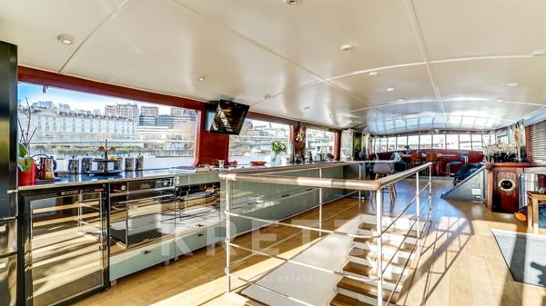 Péniche face au Parc de Saint Cloud