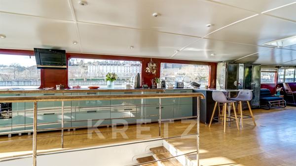 Péniche face au Parc de Saint Cloud