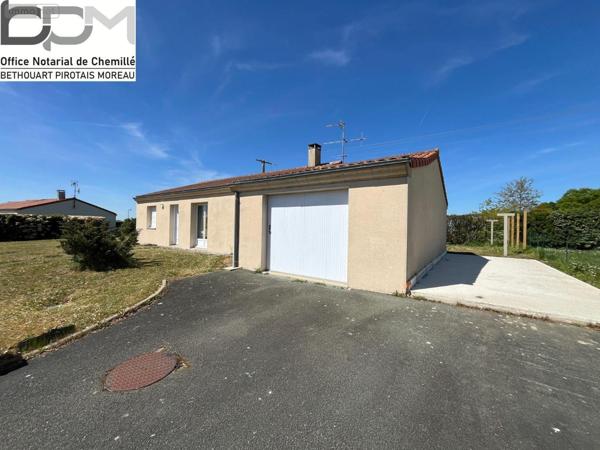 Maison à vendre à Saint-Georges-des-Gardes dans le Maine-et-Loire (49120), ref : 49062/809