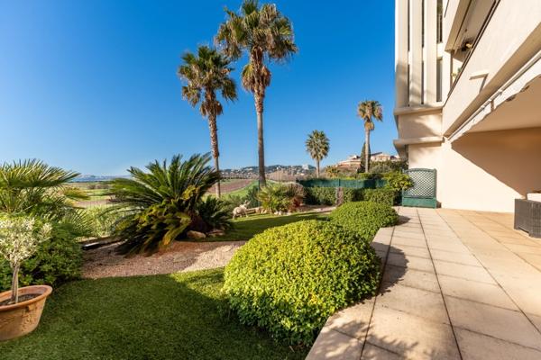 Appartement à vendre 4 pièces MARSEILLE 8EME ARRONDISSEMENT (13) - Résidence de standing – Château Borély – Garage double – 150 m2 d’extérieurs – Rez-de-jardin – Ascenseur – Sécurisée – Proche plages