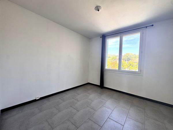 Appartement T3 avec Terrasse et cave - Manosque - Réf. 540