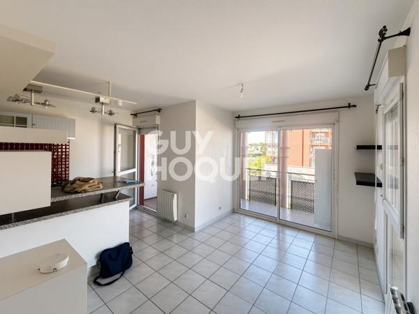 LUMINEUX STUDIO 28.4 m2 COEUR PORT ARIANE