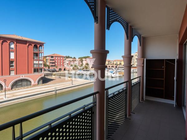 LUMINEUX STUDIO 28.4 m2 COEUR PORT ARIANE