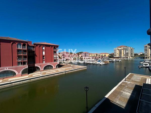 LUMINEUX STUDIO 28.4 m2 COEUR PORT ARIANE