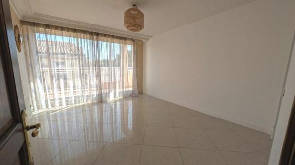 T5 et plus Montpellier 256 m²