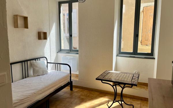 Immeuble à vendre    6 pièces •  Aubenas