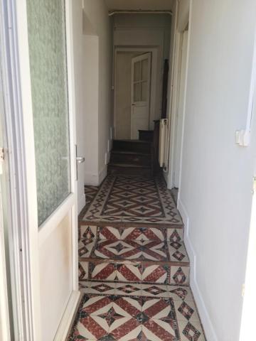 Maison 5 pièces, garage, buanderie-atelier, jardin.