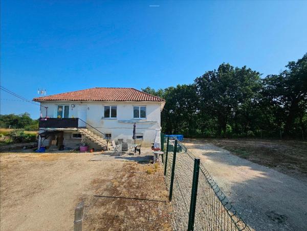 MAISON DIVISÉE EN DEUX APPARTEMENTS AVEC JARDIN