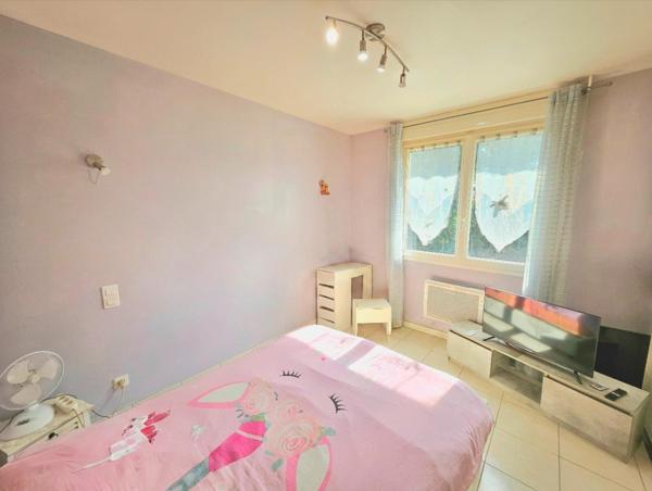 MAISON DIVISÉE EN DEUX APPARTEMENTS AVEC JARDIN