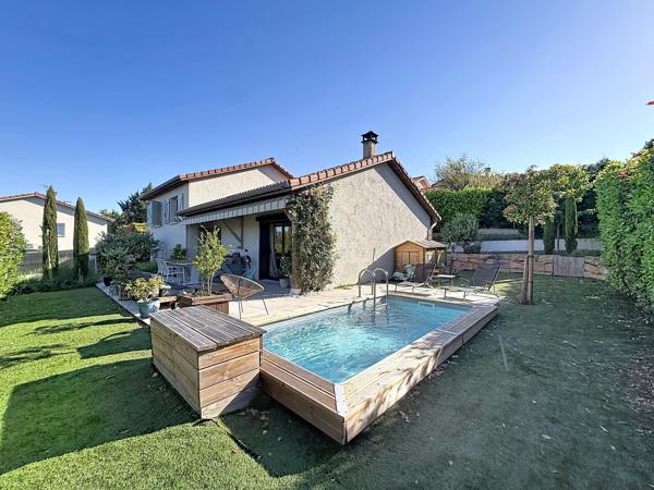 Maison
         6 pièces
        - 113 m² 489 900 € *