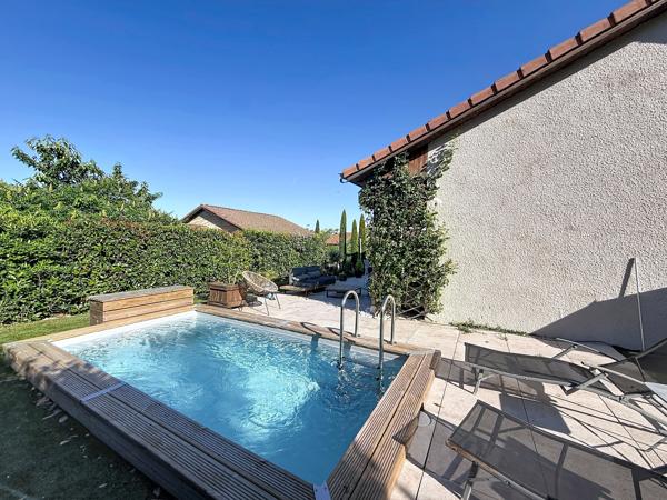 Maison
         6 pièces
        - 113 m² 489 900 € *