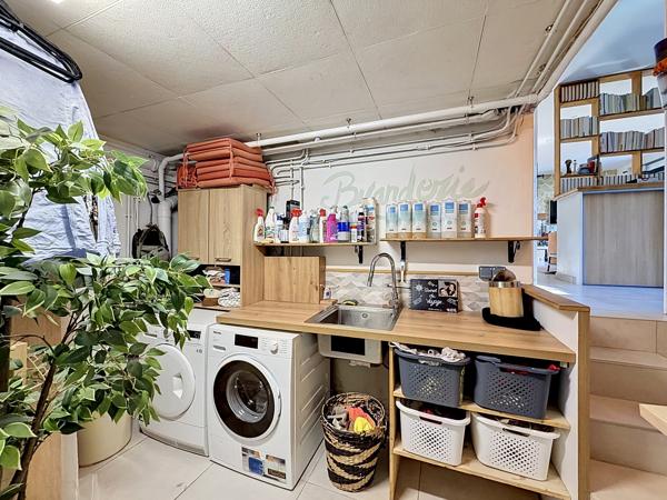 Maison
         6 pièces
        - 113 m² 489 900 € *