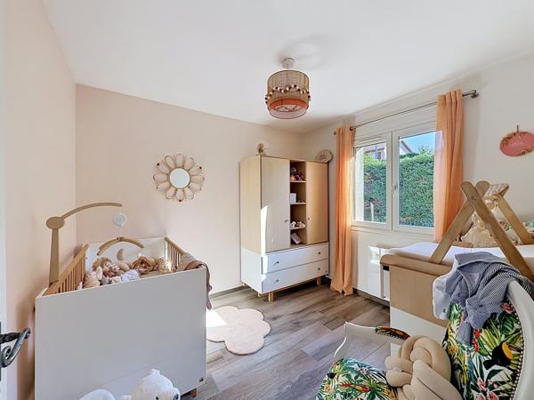 Maison
         6 pièces
        - 113 m² 489 900 € *