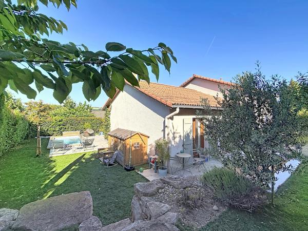 Maison
         6 pièces
        - 113 m² 489 900 € *