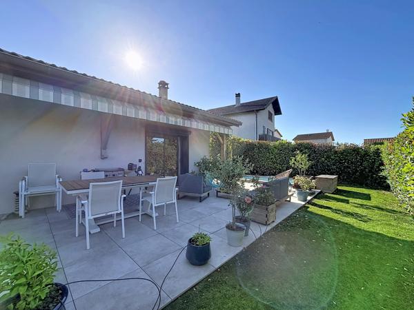 Maison
         6 pièces
        - 113 m² 489 900 € *