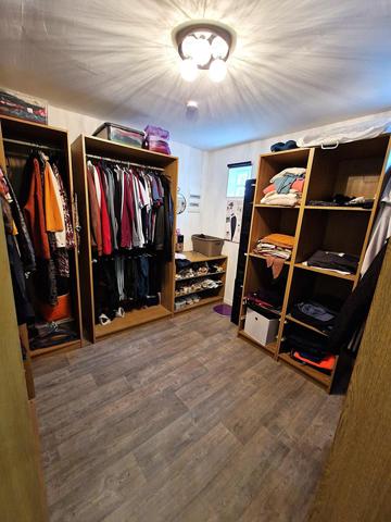 Maison atypique  de quasi plain pied avec piscine