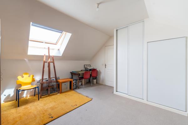 T2 LUMINEUX AU DERNIER ETAGE  AVEC TERRASSE DE 19M² - TRIPLE EXPOSITION