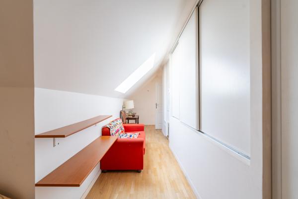 T2 LUMINEUX AU DERNIER ETAGE  AVEC TERRASSE DE 19M² - TRIPLE EXPOSITION