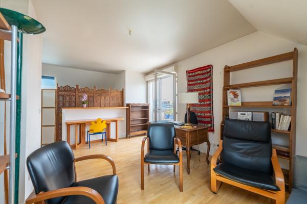 T2 LUMINEUX AU DERNIER ETAGE  AVEC TERRASSE DE 19M² - TRIPLE EXPOSITION