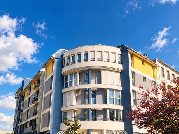 Rive droite Tour Tanguy Appartement type 2 ascenseur et parking couvert. , Brest
