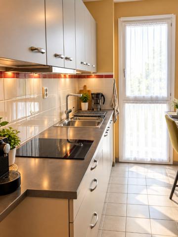 Rive droite Tour Tanguy Appartement type 2 ascenseur et parking couvert. , Brest