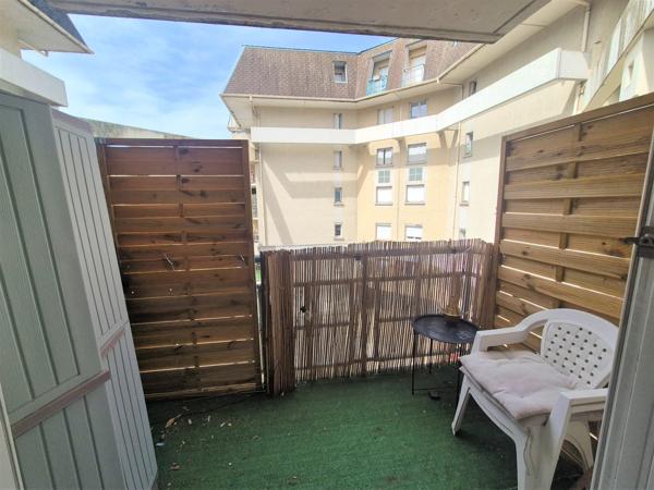 GRENOBLE EUROPOLE / GARE — Studio 30 m² avec balcon et parking sécurisé En étage