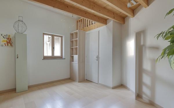 Maison à vendre    2 pièces • 32 m2 Saint-Cyr-au-Mont-d'Or