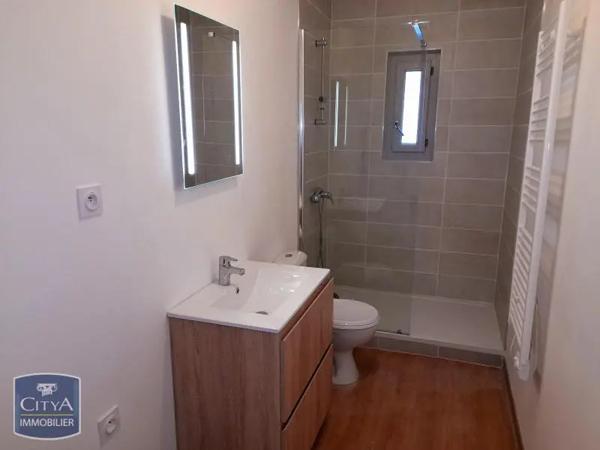 Appartement à louer 2 pièces 55.4m² Clermont-l'Hérault (34800)