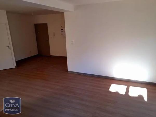 Appartement à louer 2 pièces 55.4m² Clermont-l'Hérault (34800)
