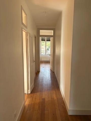 APPARTEMENT T3 A LOUER - LYON 2EME ARRONDISSEMENT Rambaud-Seguin 66.26 m 2 1 103 € charges comprises par mois