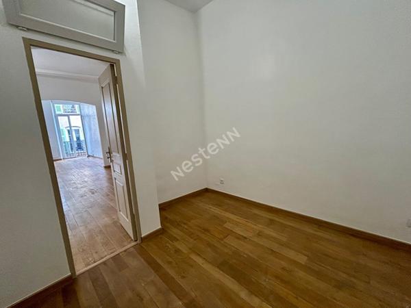 APPARTEMENT 60 M² - balcon- coeur historique - RENOVE - MER