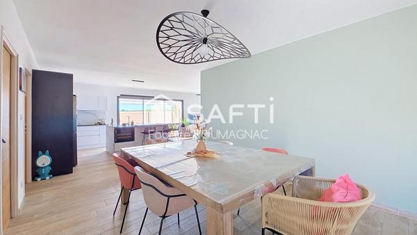 Villa de plain-pied de 119 m² avec quatre chambres piscine et garage