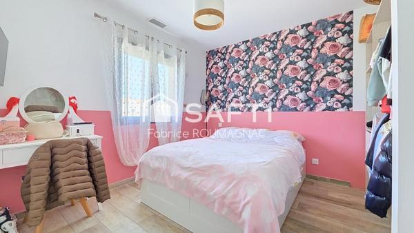 Villa de plain-pied de 119 m² avec quatre chambres piscine et garage